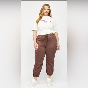 Nwt Mica Jogger Crop Plus size